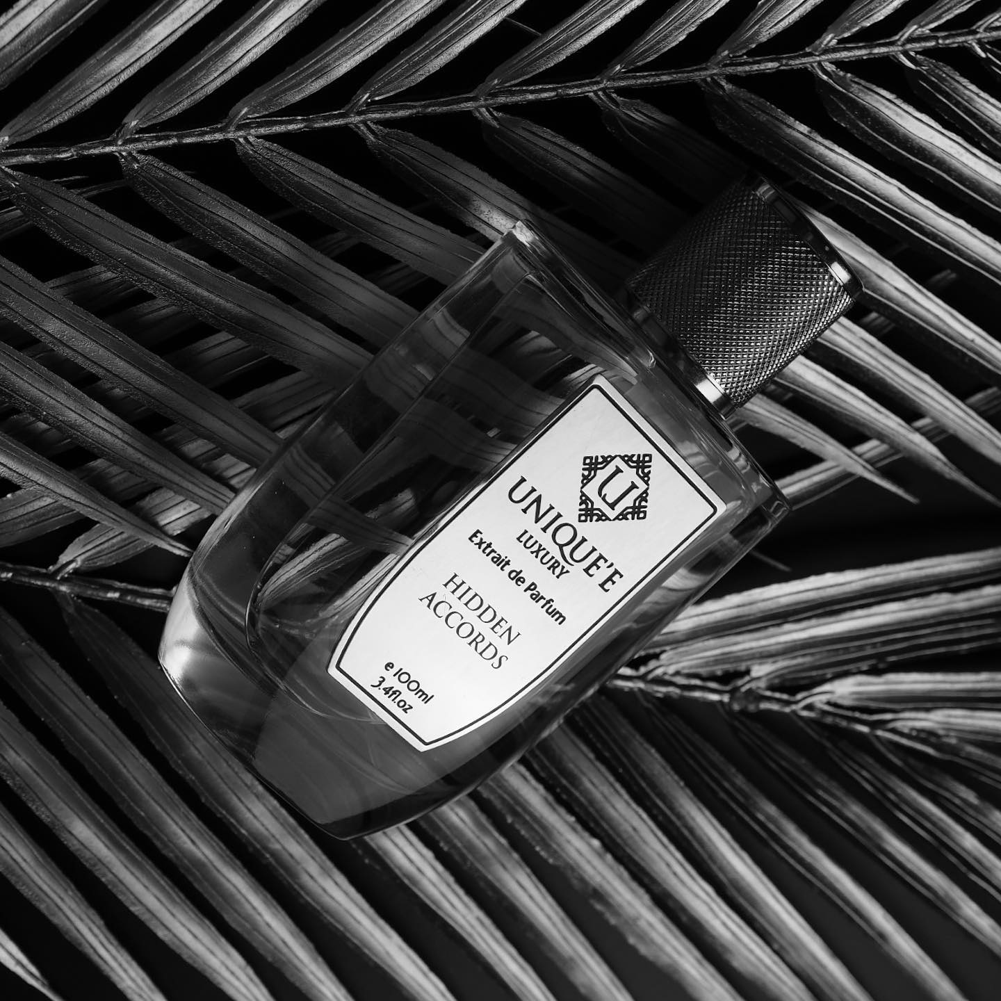 When holidays are closing up on you, there is always that handfup of fragrances that you want to wear on those special days…
For me it is Hidden Accords is one of the most loved holiday scents that showcases beauty of flowers and coffee in a different way.
When you normally enjoy coffe scents it is dark, roasted, crisp aroma of that welcomes you in the morning. Here it is not coffee you expect to see or should I say smell.
This is firery white floral bomb with hint of gourmandise and on the edge of it all there is that veil of coffee and crushed pink peper dust. Very festive smelling and with sillage miles long it is fun companion for Christmas parties.
@uniquee_luxury #hiddenaccords #uniqueeluxury #coffeeverkeerd #perfumeparadise #perfumeboutique #perfumeforher #perfumecollections #luxuryperfumes #menperfume #womenperfume #perfumesonline #perfumeforhim #eaudeperfume #newperfume #perfumeauthentic #perfumehalal #perfumeslover #authenticperfumes #longlastingperfume #myperfume #iloveperfume #perfumeworld #instafragrance #fragcomm #fragrancecollector #fragpixie #growdeparfum #collectionpotential #perfumeaholic_official